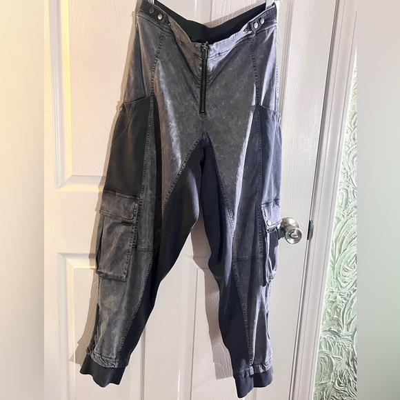 FP Movement by Free People Pants - Free People Movement NWOT elastic waist cargo pants with zipper front. comfy